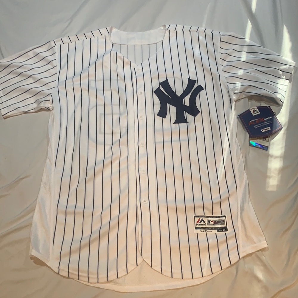 Gleyber Torres Yankees jersey. NWT. Large.